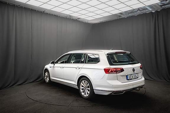 Volkswagen Passat 9 of 21