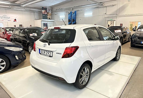 Toyota Yaris 6 of 13