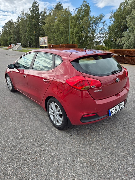 Kia Ceed 4 of 6