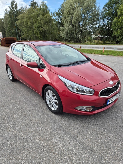 Kia Ceed 2 of 6