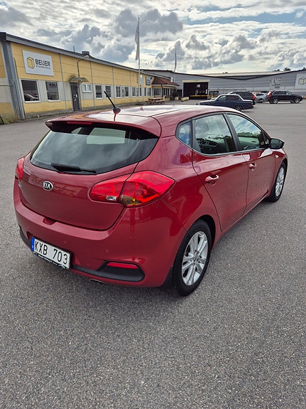 Kia Ceed 3 of 6