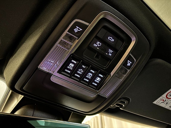 Dodge RAM 1500 12 of 17