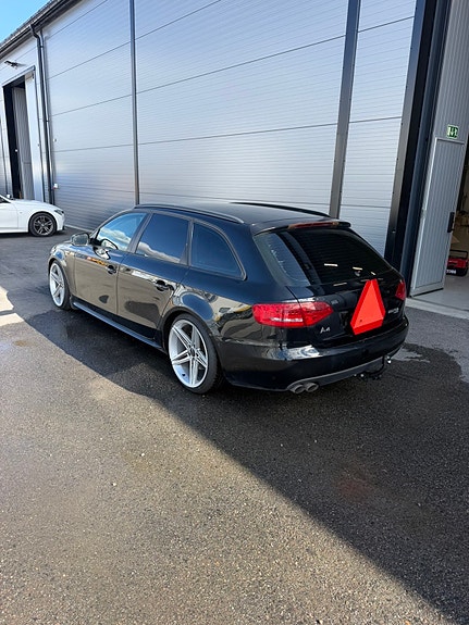 Audi A4 5 of 13