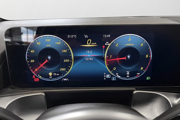 Mercedes-Benz GLB200 d 20 of 24