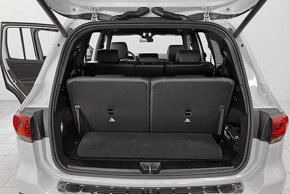 Mercedes-Benz GLB200 d 14 of 24