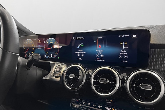 Mercedes-Benz GLB200 d 19 of 24