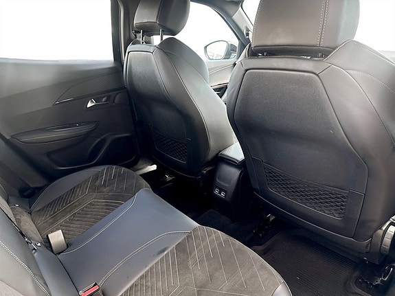 Peugeot 2008 12 of 15