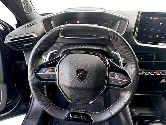 Peugeot 2008 7 of 15