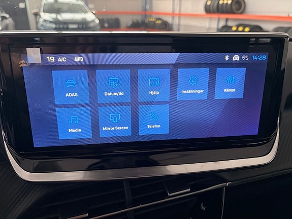 Peugeot 2008 12 of 18