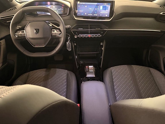 Peugeot 2008 6 of 18