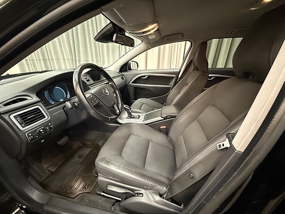 Volvo V70 8 of 15