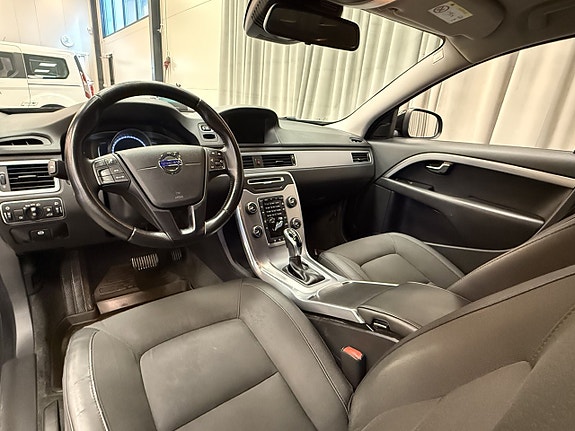 Volvo V70 10 of 15