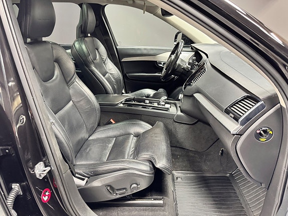 Volvo XC90 13 of 19