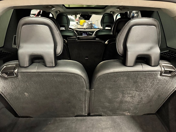 Volvo XC90 10 of 19