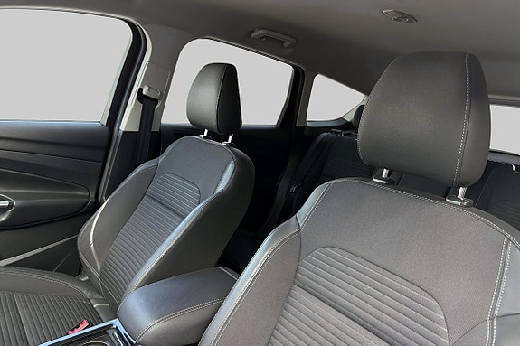 Ford Kuga 8 of 15