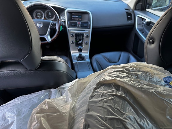 Volvo XC60 15 of 17