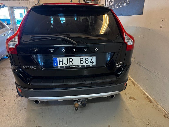 Volvo XC60 8 of 17