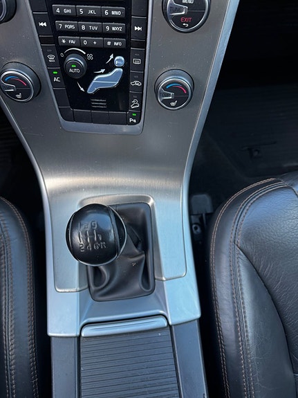 Volvo XC60 12 of 17