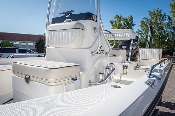 Mako 19 CPX Mercury 150 EXLPT 10 of 12