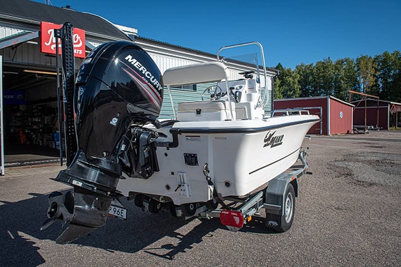 Mako 19 CPX Mercury 150 EXLPT 2 of 12