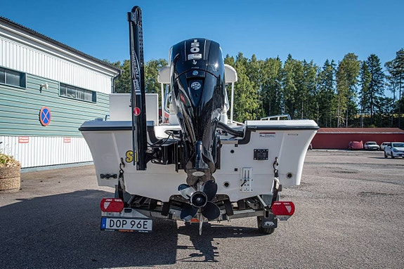 Mako 19 CPX Mercury 150 EXLPT 3 of 12