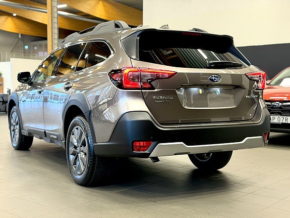 Subaru Outback 4 of 13