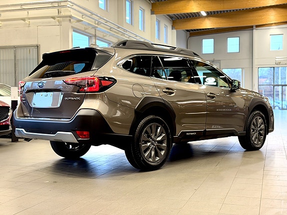 Subaru Outback 3 of 13