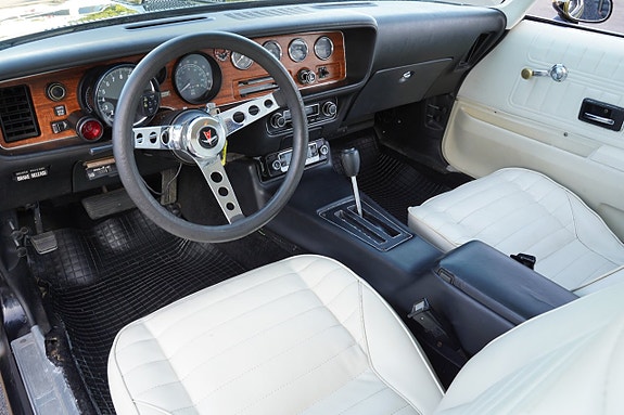 Pontiac Firebird 16 of 27