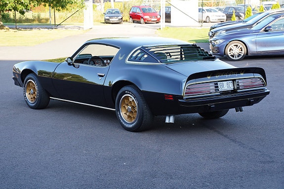 Pontiac Firebird 6 of 27