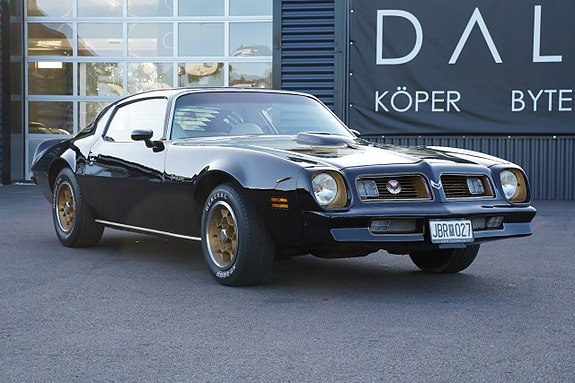 Pontiac Firebird 23 of 27