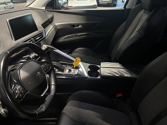Peugeot 5008 8 of 21