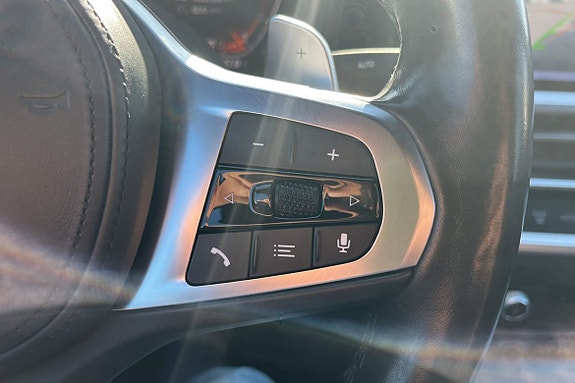 BMW 330i 16 of 16