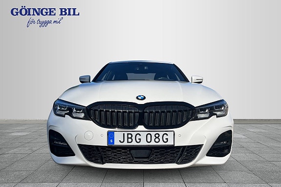 BMW 330i 3 of 16