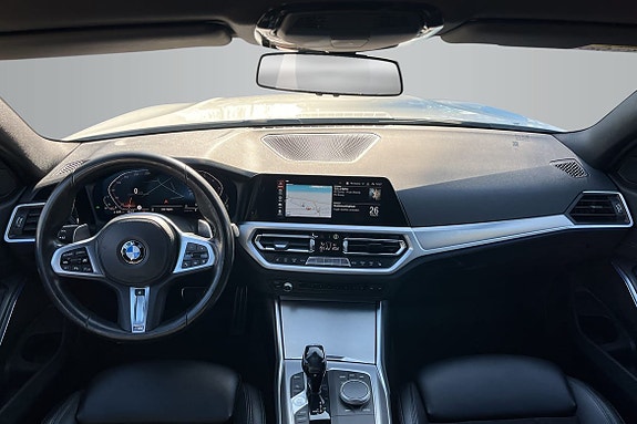 BMW 330i 12 of 16