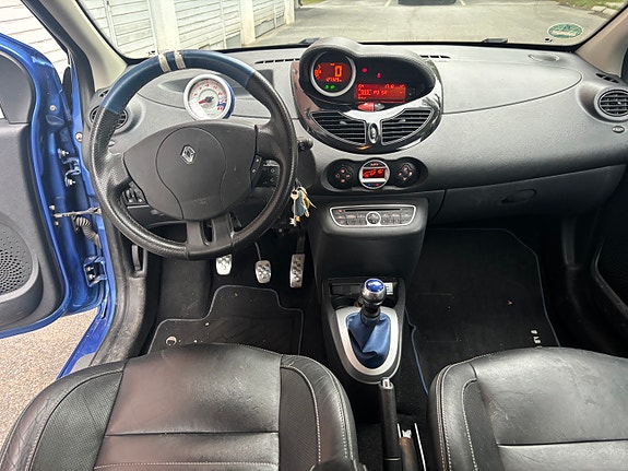 Renault Twingo 9 of 9