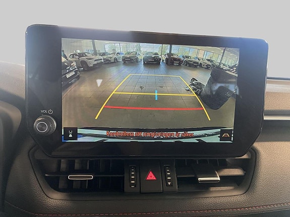Toyota RAV4 Plug-in Hybrid 16 of 18