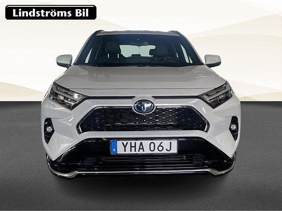 Toyota RAV4 Plug-in Hybrid 9 of 18