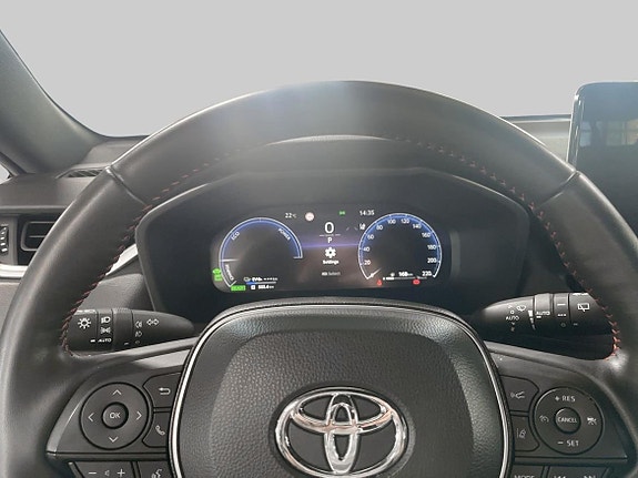Toyota RAV4 Plug-in Hybrid 14 of 18