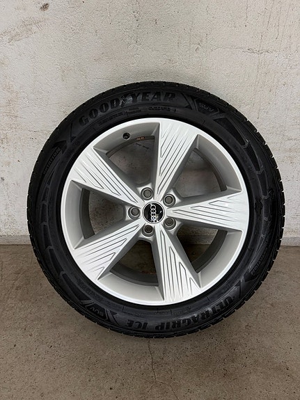 Audi Q4 e-tron 17 of 17