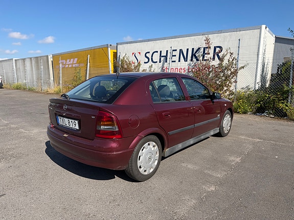 Opel Astra 3 of 11