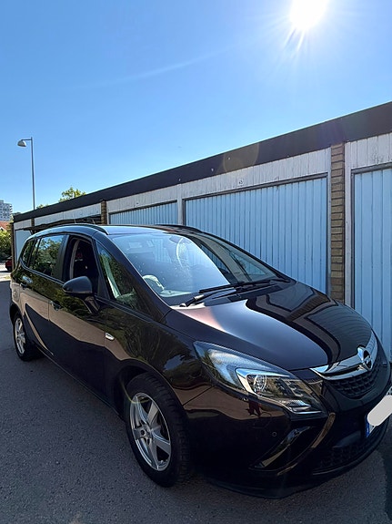 Opel Zafira 10 of 12