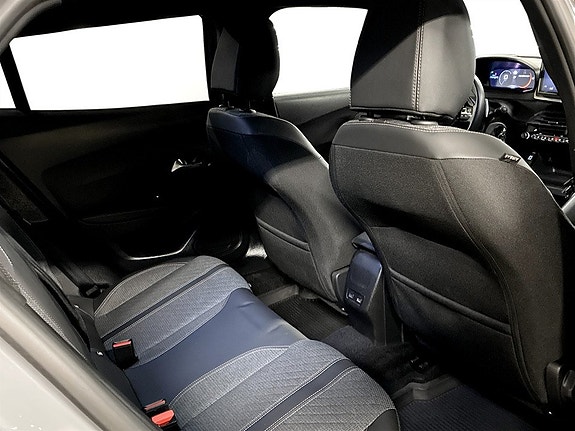 Peugeot 2008 15 of 19