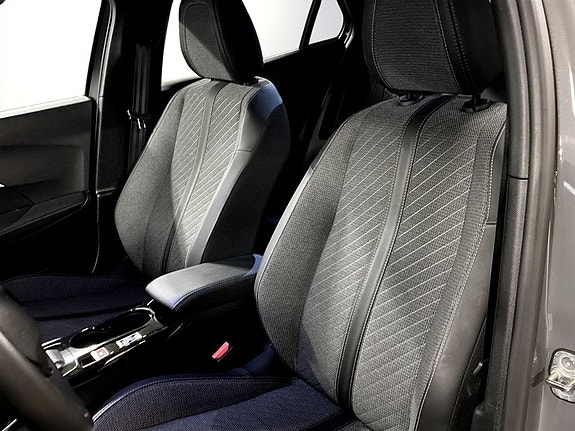 Peugeot 2008 5 of 19