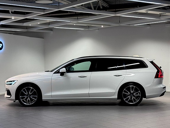 Volvo V60 2 of 25