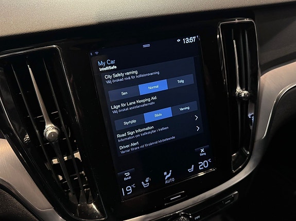 Volvo V60 19 of 25