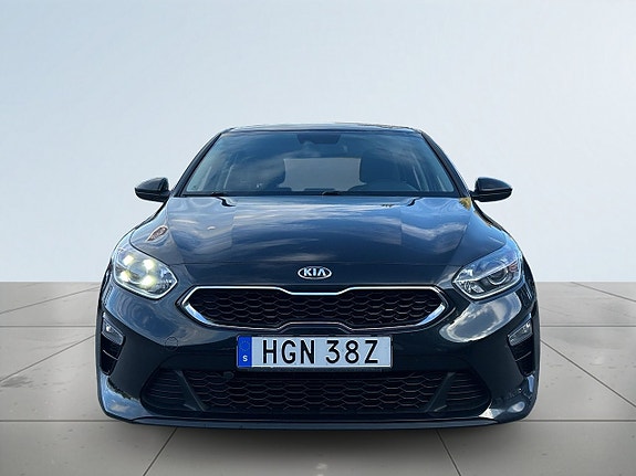 Kia Ceed 2 of 23