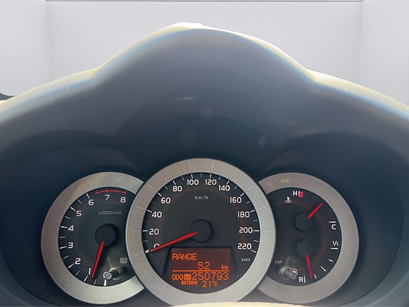 Toyota RAV4 12 of 21