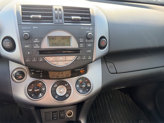 Toyota RAV4 16 of 21
