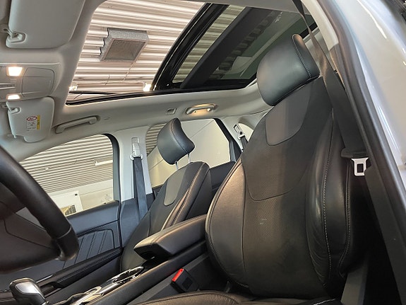 Ford Edge 10 of 16