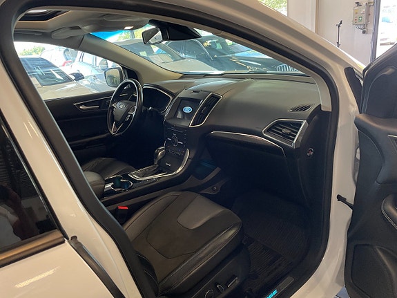 Ford Edge 13 of 16